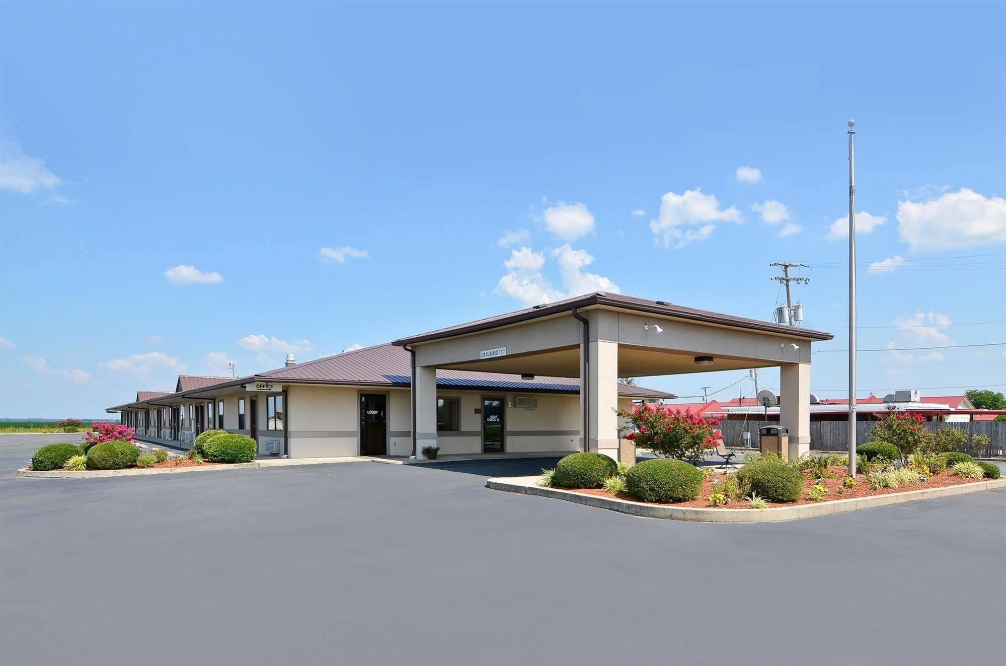 ซูเปอร์ 8 บาย วินด์แฮม แมคเกฮี Hotel McGehee ภายนอก รูปภาพ