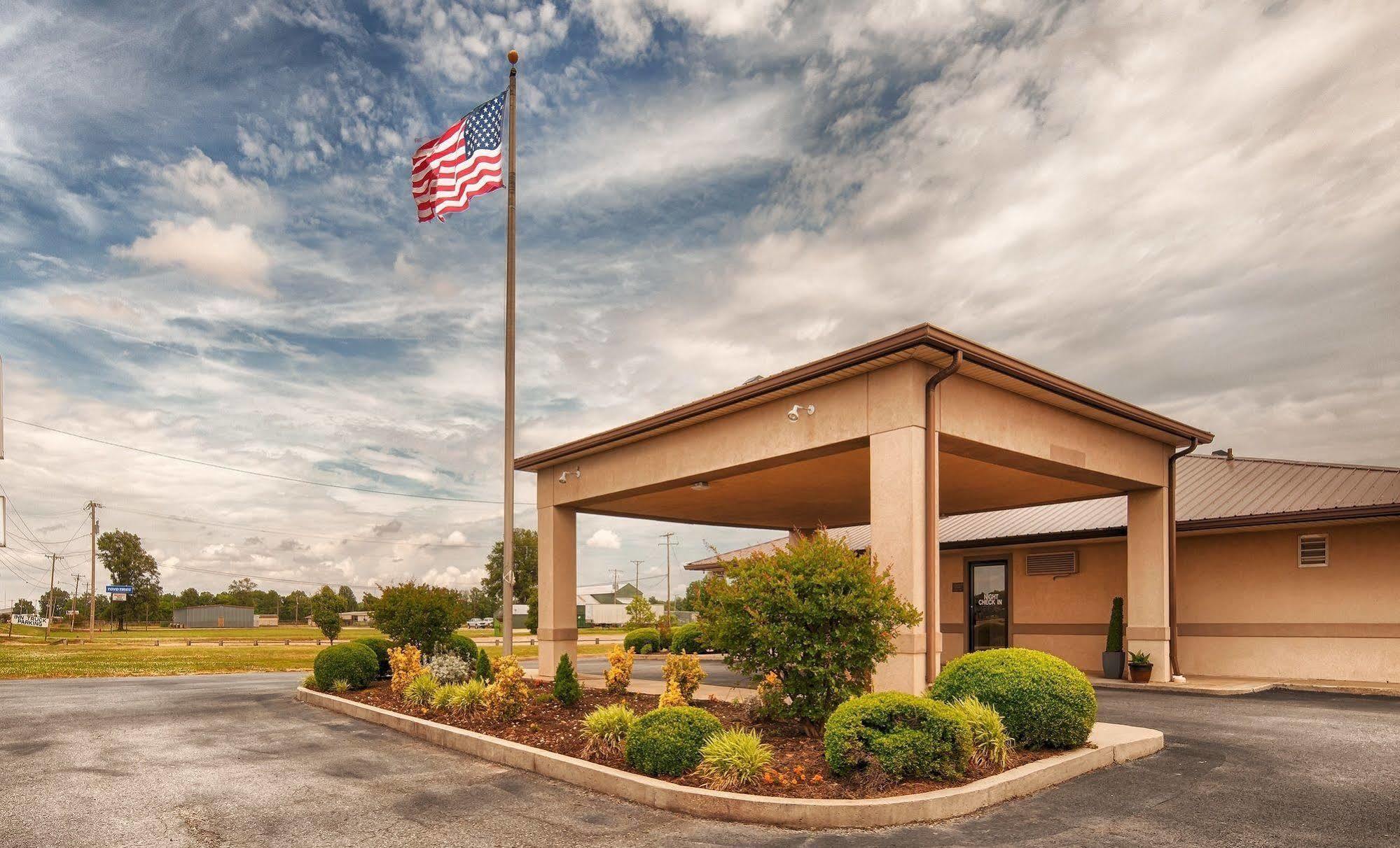 ซูเปอร์ 8 บาย วินด์แฮม แมคเกฮี Hotel McGehee ภายนอก รูปภาพ